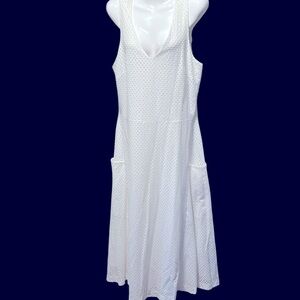 Banana Republic Eyelet Dress. Light for hot days and Crisp White.EUC Size 12